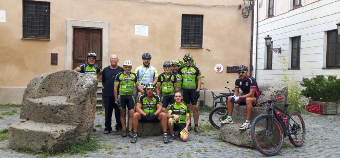 Calcata con saluto a Don Henry