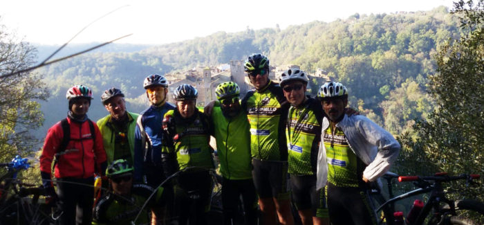 Una bella pedalata con caffè a Calcata